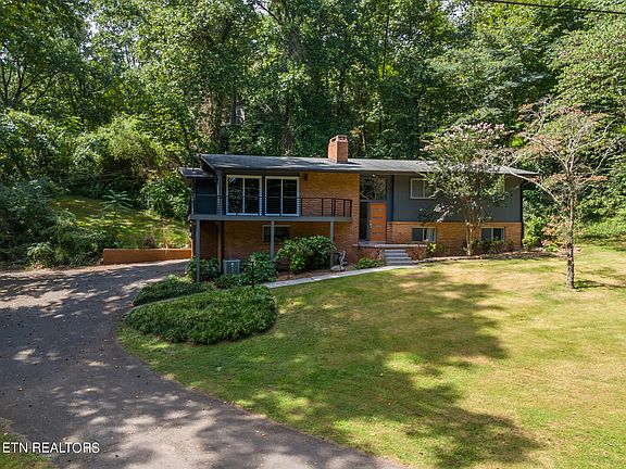 5th image of 2509 Lakemoor Dr
