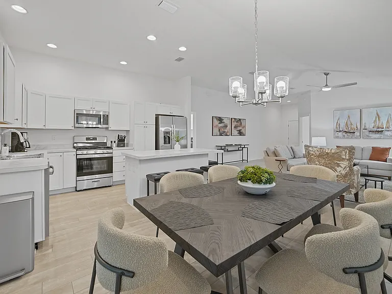 7661 Rutherford Ln — Photo 10