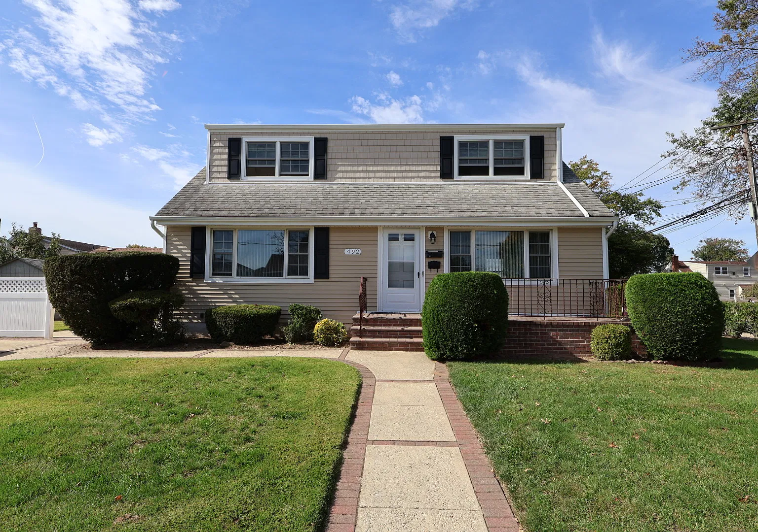 2 bed, 1000 sqft, $3,400 — Photo 1