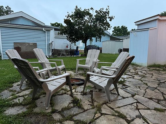 3rd image of 490 Empire Rd #For142