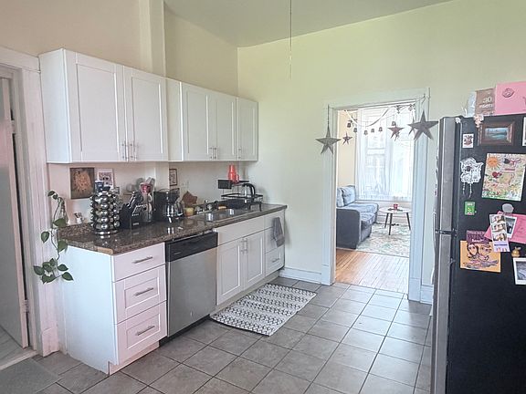 5th image of 2942 W Augusta Blvd #1