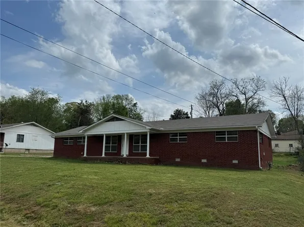 208 E Fir St, Russellville, AR 72802