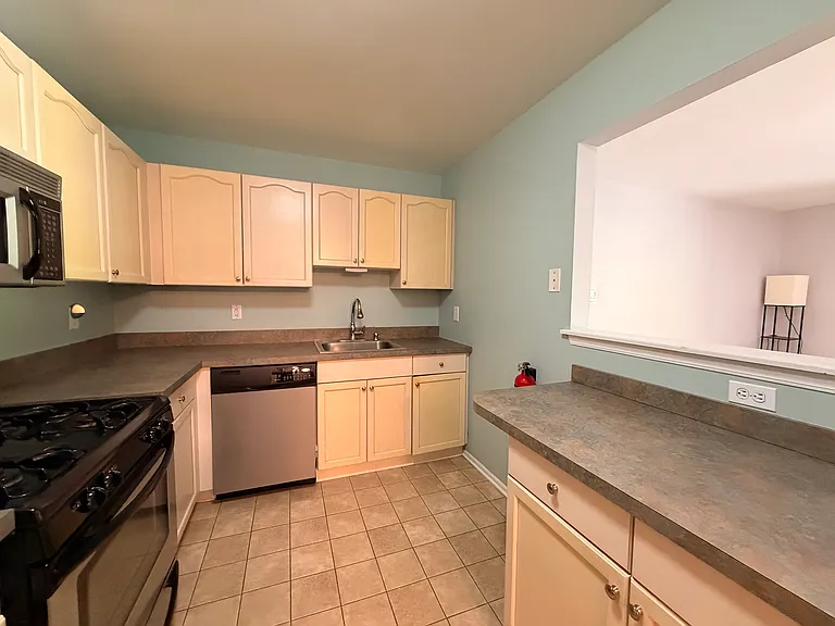 1635 King Ct — Photo 10