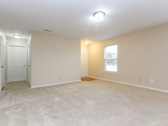 5th image of 2933 Earlswood Ln