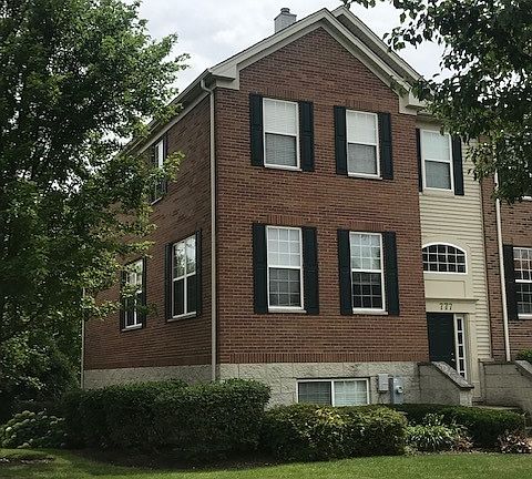 4th image of 777 Thornbury Ct #103-1