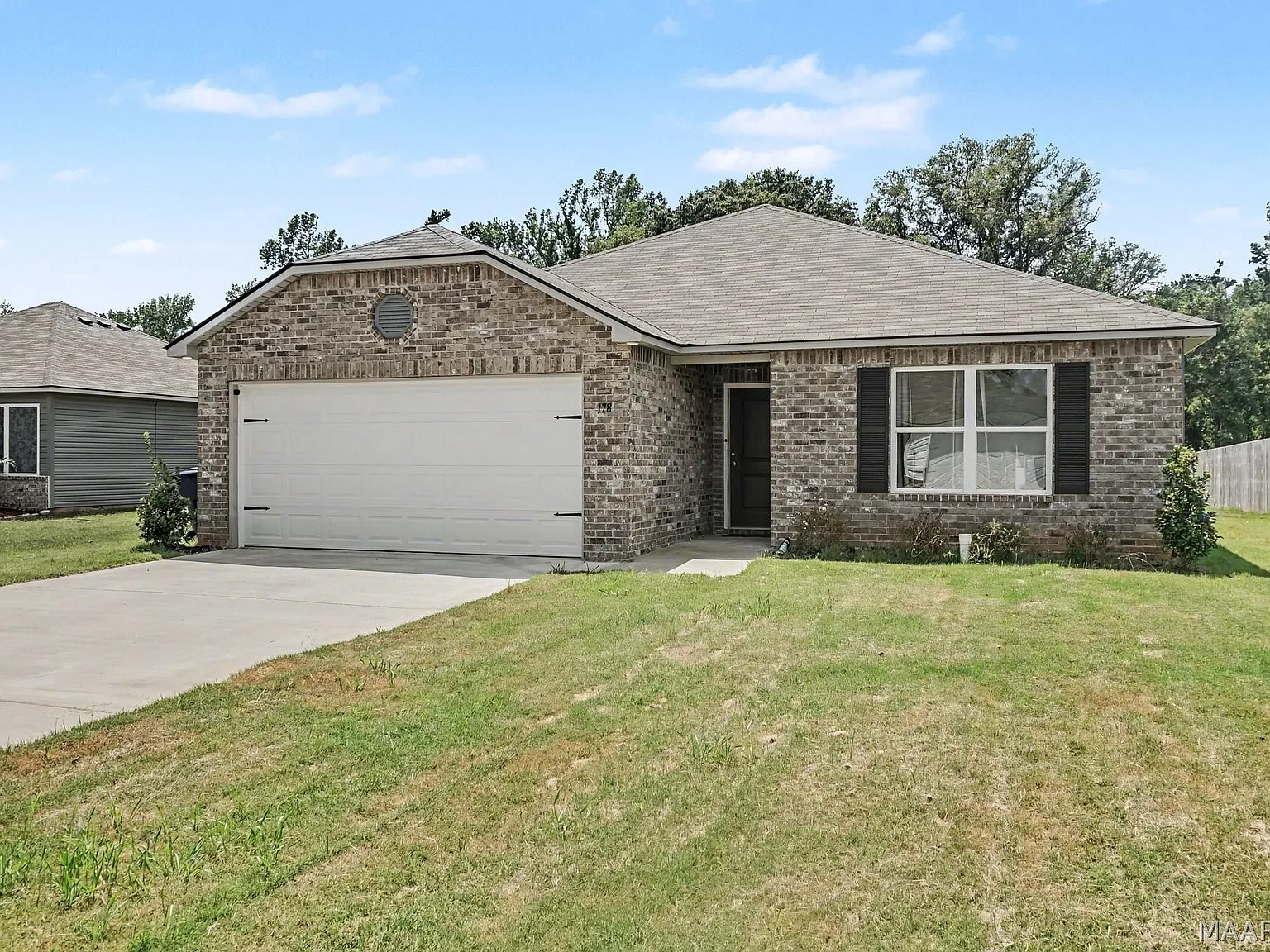 3 bed, 2.0 bath, 1446 sqft, $1,750 — Photo 2