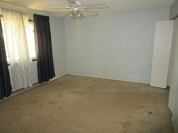 5th image of 647 Stagecoach Rd