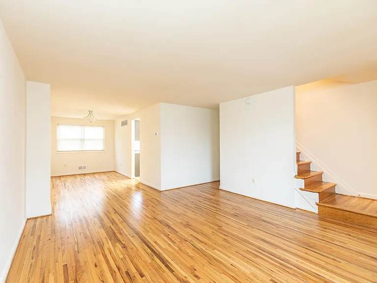 Foxridge Townhomes — Photo 7
