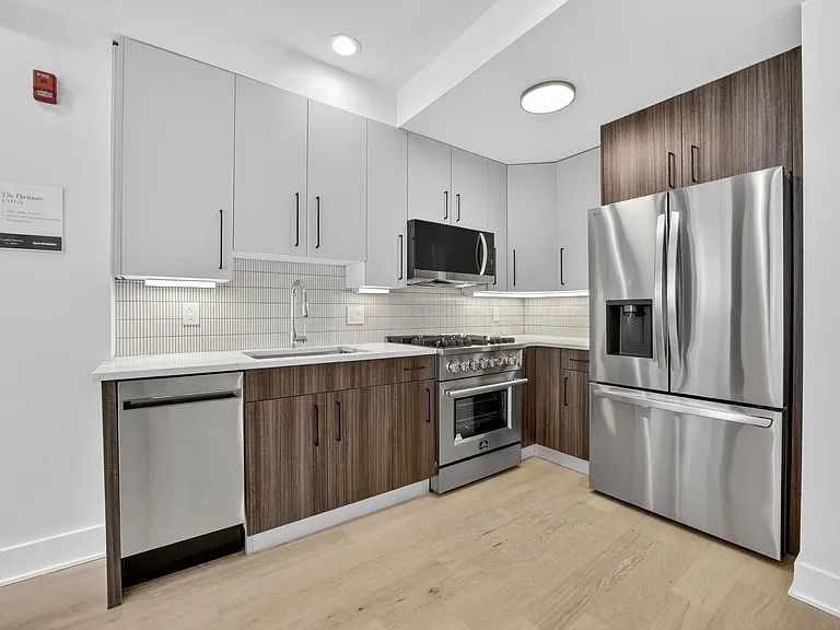 2440 Ontario Rd NW #4 — Photo 2