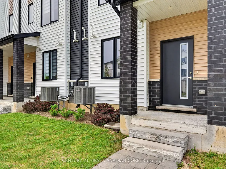 1595 Capri Cres #66 — Photo 32
