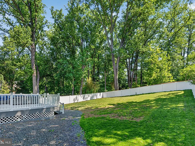 3925 Ashwood Pl — Photo 55