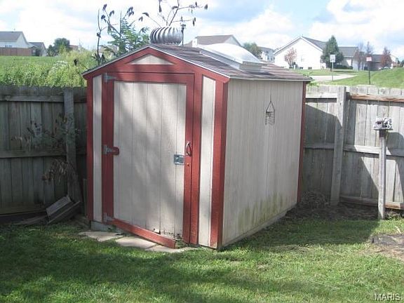 4th image of 1410 Sleepy Hollow Dr
