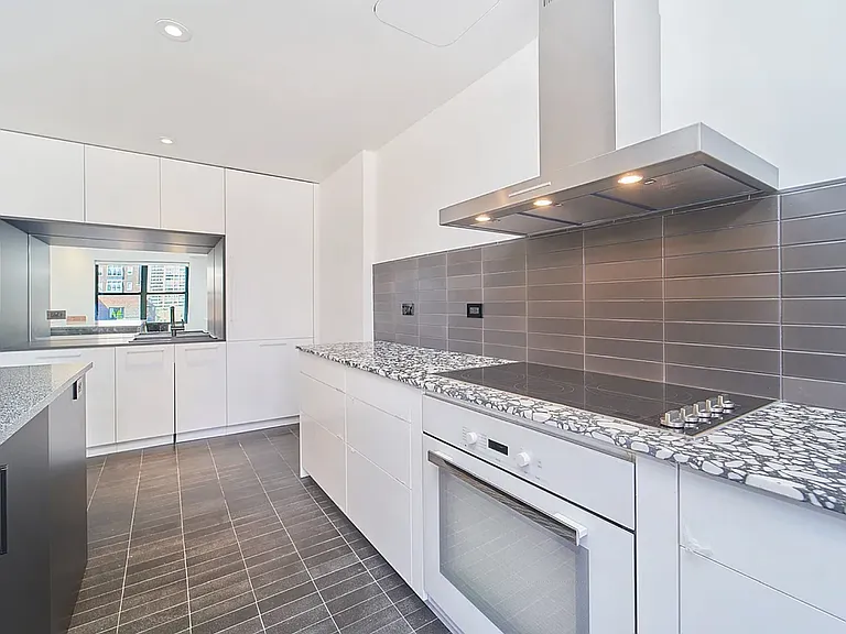 237 Madison Ave #PHA — Photo 9