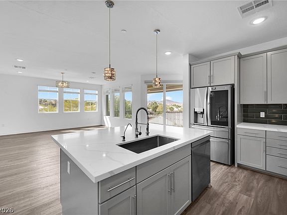 4th image of 2555 Hampton Rd Unit 10304