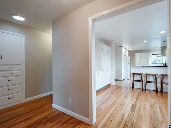5th image of 2665 Ladd Ave NE