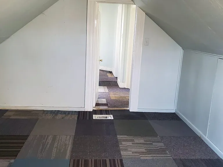 1404 N Harrison St — Photo 5