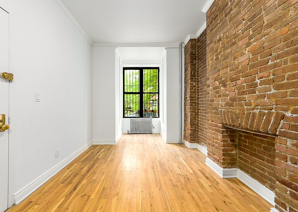 1st image of 260 Saint James Pl APT 5A