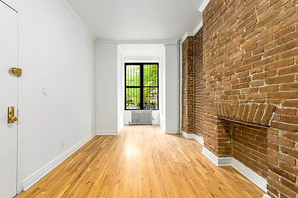 Rented by A&E Real Estate Management | media 2