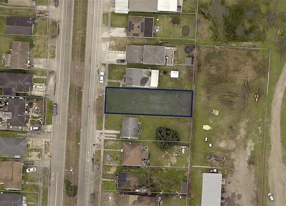 2nd image of 1832 Shirley Dr
