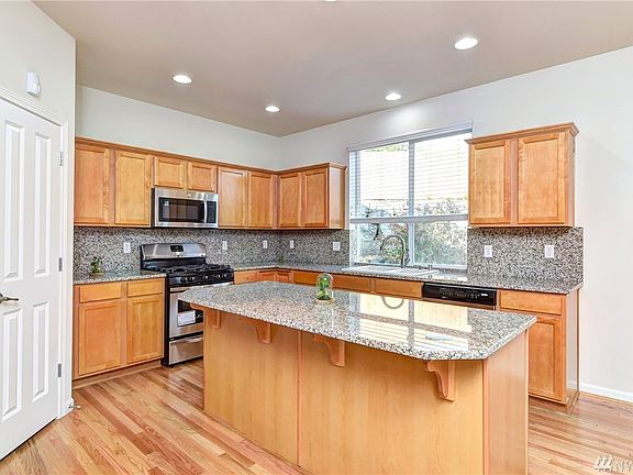 4th image of 2325 84th Ave NE