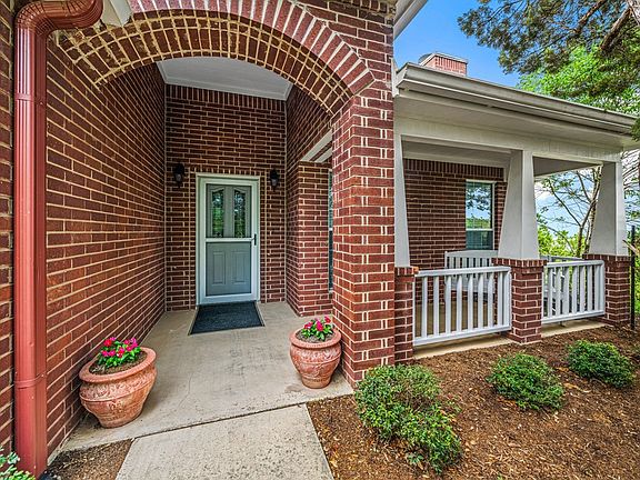 2nd image of 2224 San Jacinto Dr