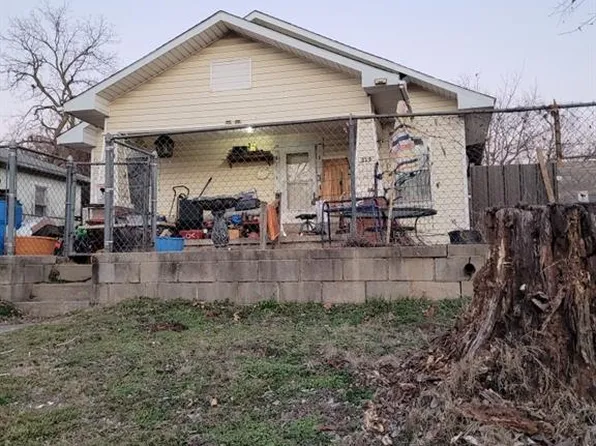 319 S Oklahoma Ave, Shawnee, OK 74801