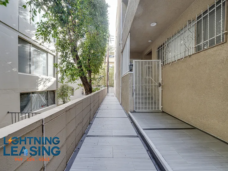 408 N Palm Dr #101 — Photo 35