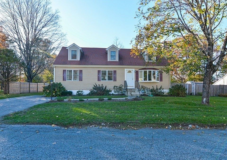 1st image of 15 Hilltop Dr