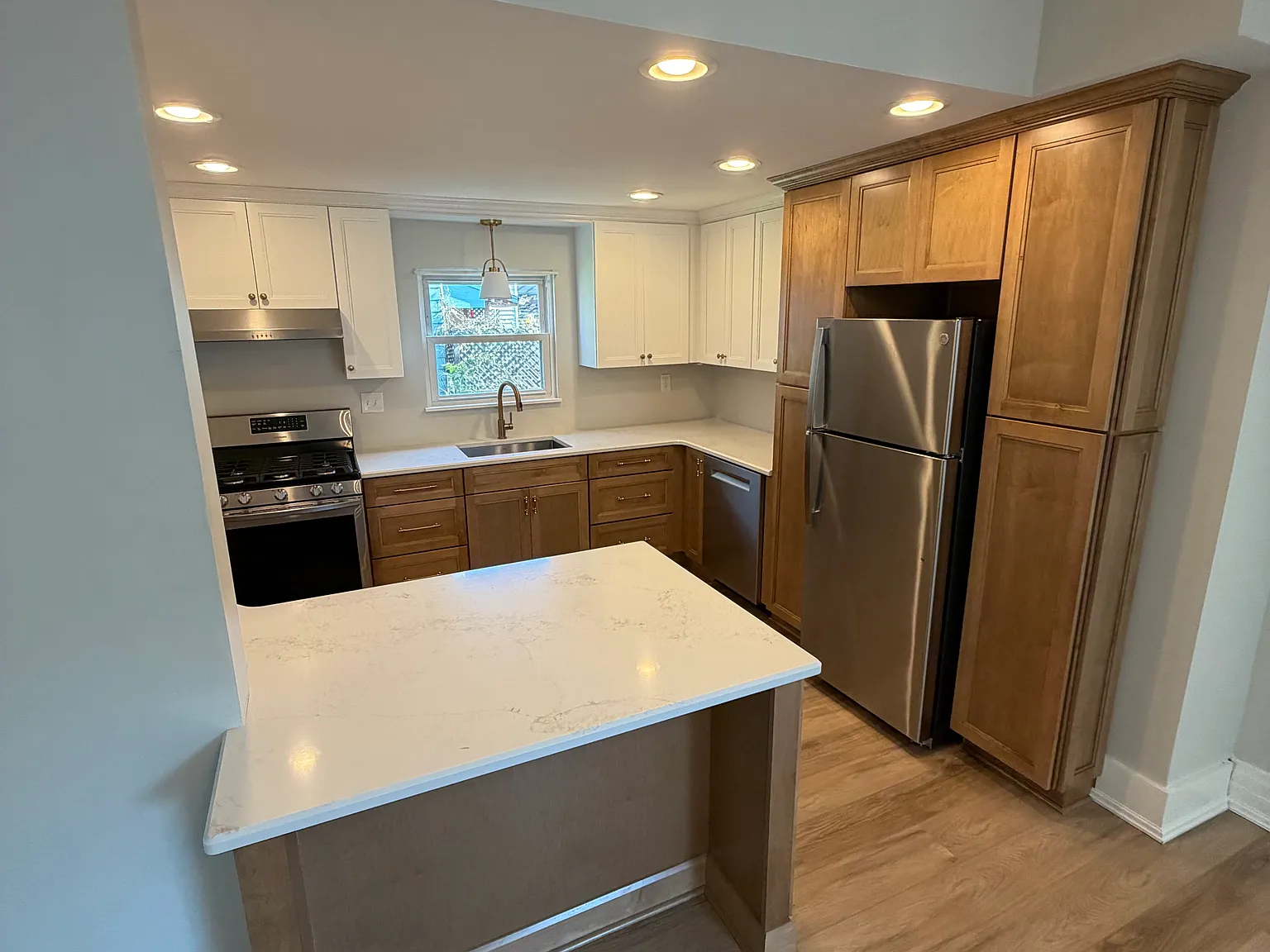 2 bed, 720 sqft, $1,850 — Photo 2