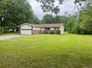 23708 Sumpter Rd, Belleville, MI 48111