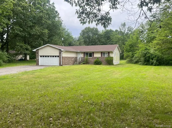 23708 Sumpter Rd, Belleville, MI 48111