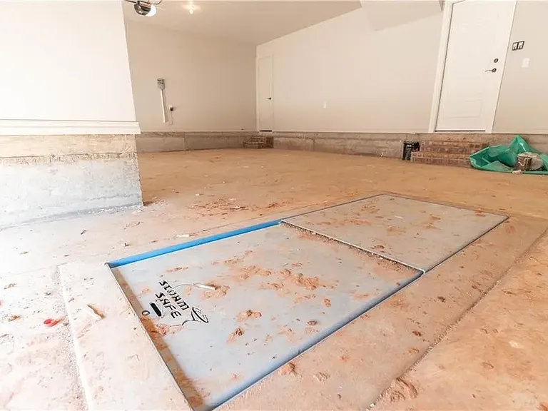 4201 Clevenger Dr — Photo 6