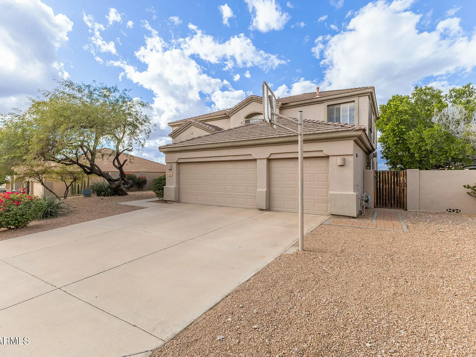 5 bed, 3.0 bath, 3924 sqft, $6,500 — Photo 3