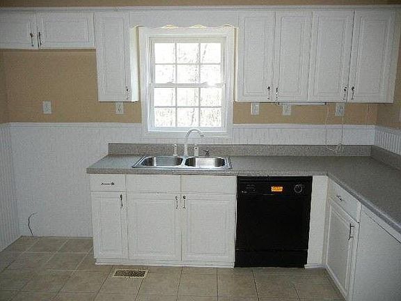 4th image of 567 Rivercrest Dr