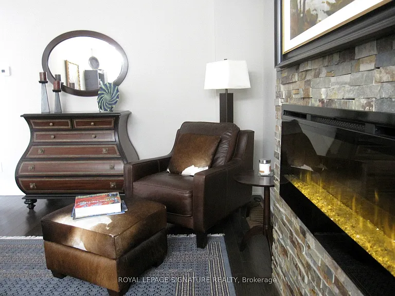 18B Algoma St — Photo 43