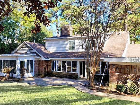3rd image of 8316 Suffolk Dr