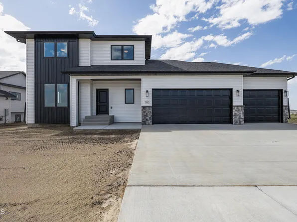 5327 Welder Ave, Bismarck, ND 58503
