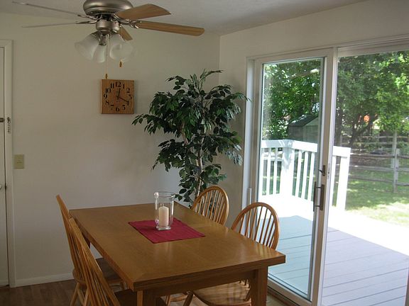 Eat-in Kitchen