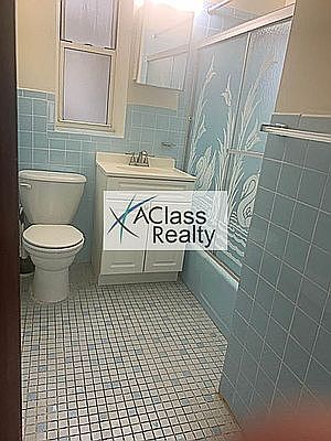 4th image of 33-14 Ditmars Blvd #2LEFT