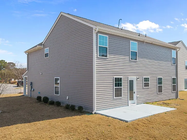 4500 Sandstone Dr — Photo 2