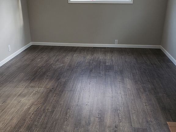 Family room 11' 6" X  17'