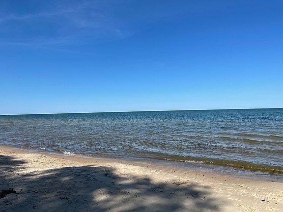 5th image of 4301 N Lake Shore Dr