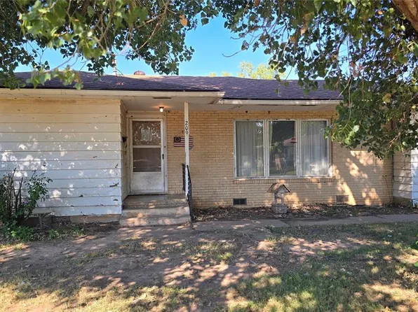 209 S 7th St, Medford, OK 73759