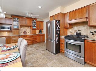 881 Hampton Way, Williamstown, NJ 08094