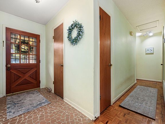 4th image of 609 Merioneth Dr