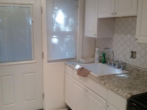 Kitchen , different view .