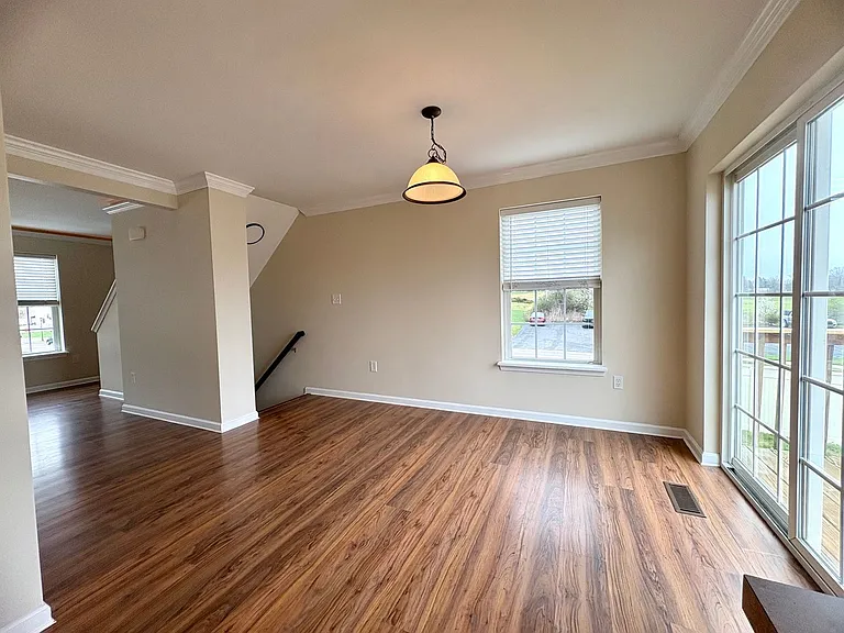 710 Rachel Dr — Photo 16
