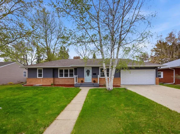 1222 15th St S, Moorhead, MN 56560