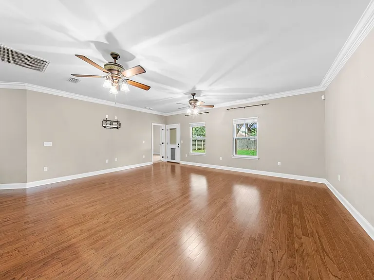 302 Palm Blvd N — Photo 12