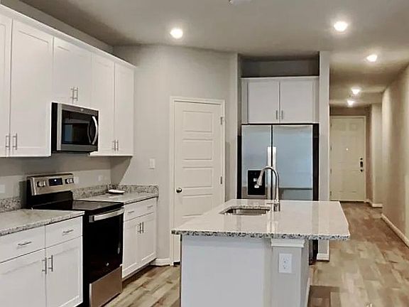 5th image of 135550 Paxton Blvd